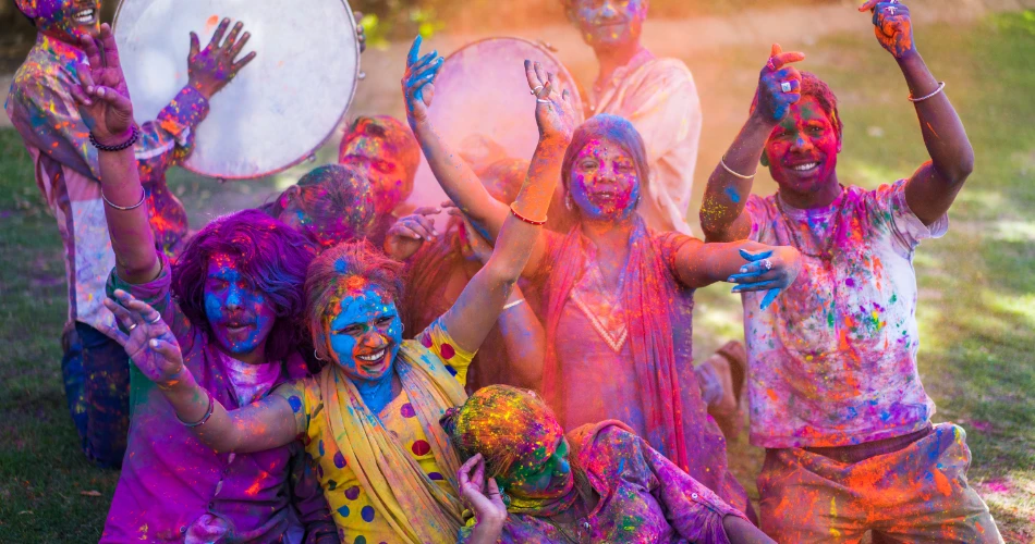 Rasakan Keajaiban Holi di Mumbai. Tempat Terbaik untuk Wisatawan