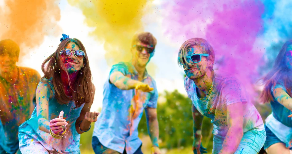 Rasakan Keajaiban Holi di Mumbai. Tempat Terbaik untuk Wisatawan